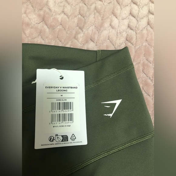 Gymshark Everyday V Waistband Legging - Picture 2 of 5